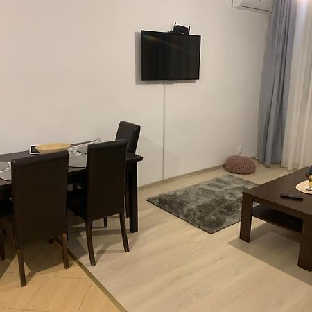 Confort Apartment Medgyes Kültér fotó