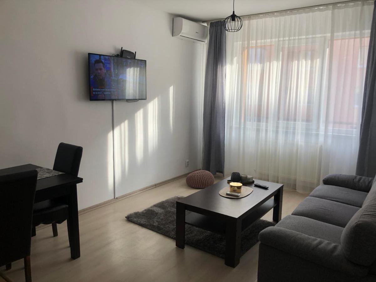 Confort Apartment Medgyes Kültér fotó